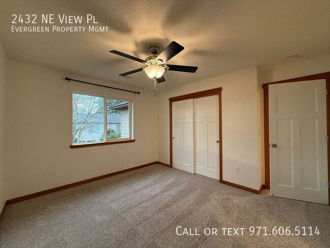 Building Photo - 2432 NE View Pl