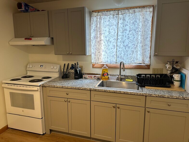 Building Photo - 7 Langdon St