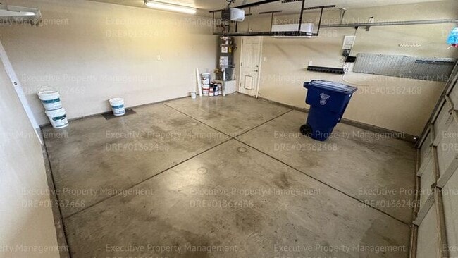 Building Photo - Spacious 4 bedroom 2 bathroom home located in the Ashton Falls community *Move In Special*