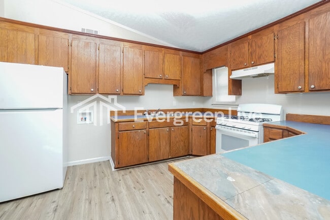 Building Photo - 544 Bellevue St