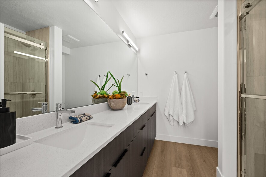 Building Photo - 847 S 800 E