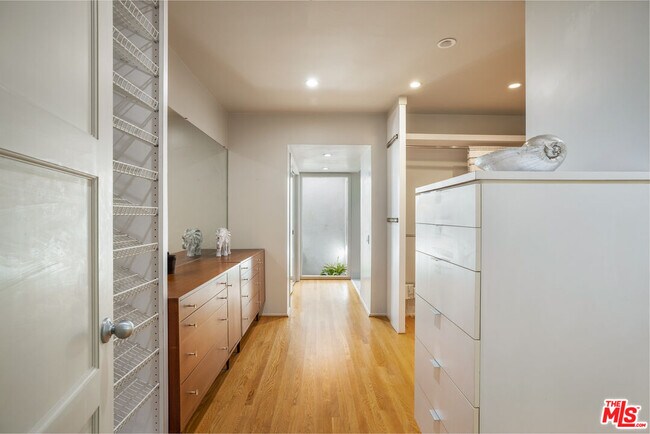 Building Photo - 2209 Pearl St