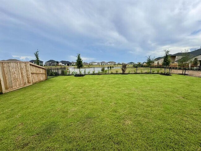 Building Photo - 31019 Sun Vly Dr