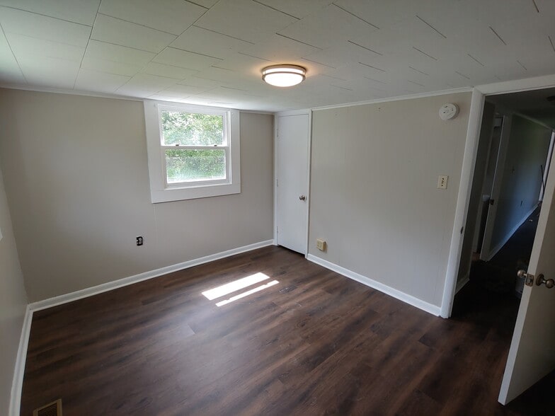 Bedroom 1 - 73 Pomeroy Rd