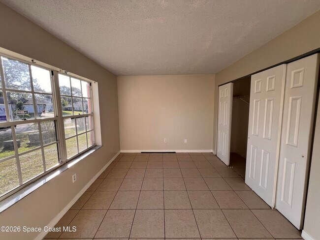 Building Photo - 1163 Beacon St NW