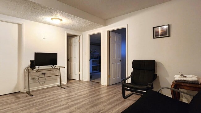 Building Photo - 13 Seafarer Ln