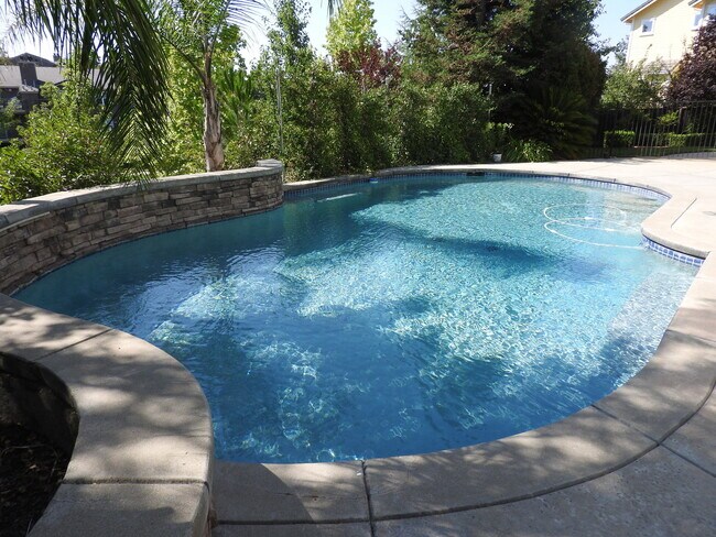 Building Photo - Gorgeous Home with Pool in Beautiful El Do...