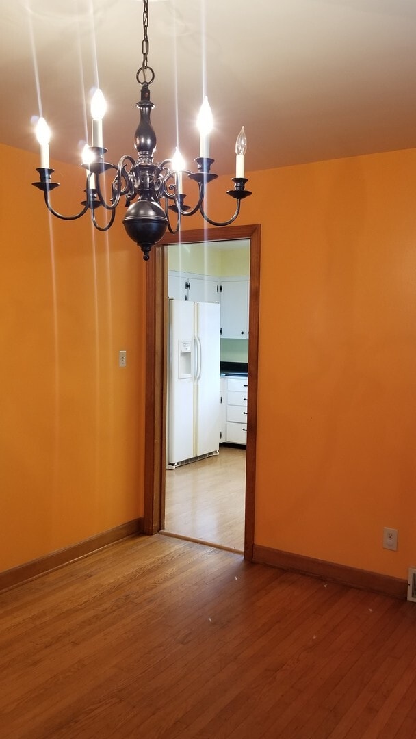 Building Photo - CHECK ME OUT!  3 Bedrooms, 2 Full Baths, B...