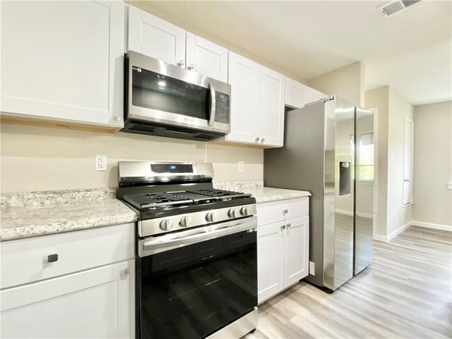 Building Photo - 2110 Blue Meadow Dr