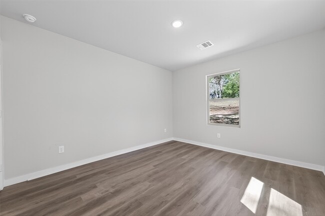 Building Photo - 154 Lakeview Dr