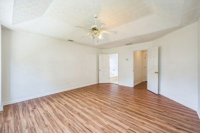 Building Photo - Spacious 4BR House in Lawrenceville