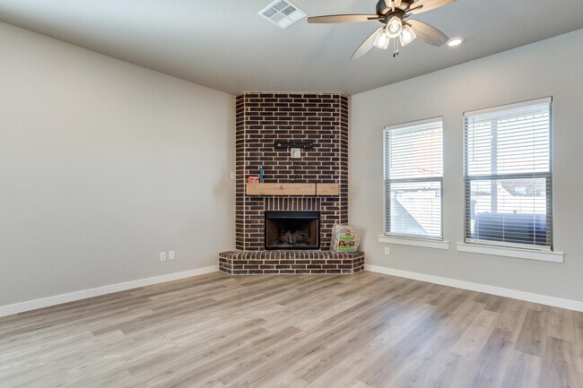 Building Photo - 1614 141st St