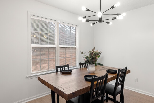 Building Photo - 515 Pearson Town Rd