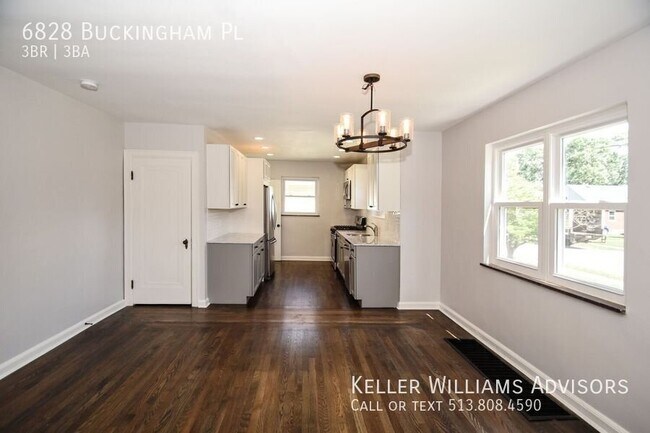 Building Photo - 6828 Buckingham Pl