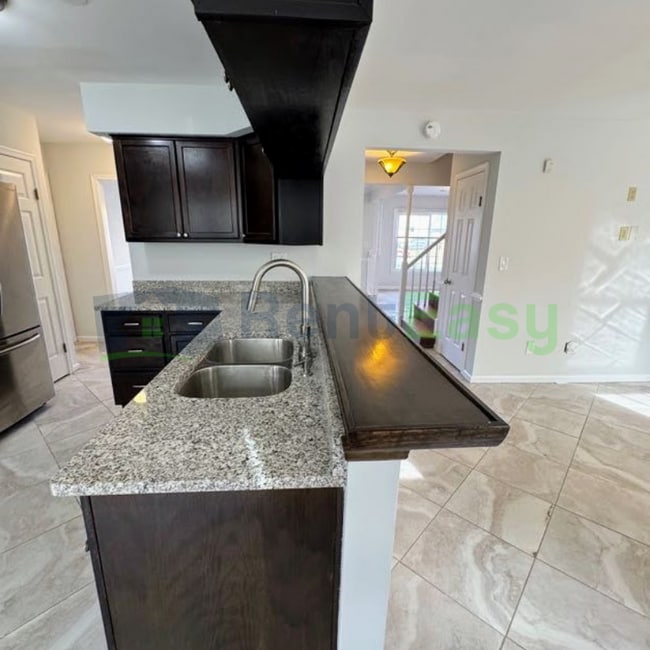 Building Photo - 1329 Millington Ct