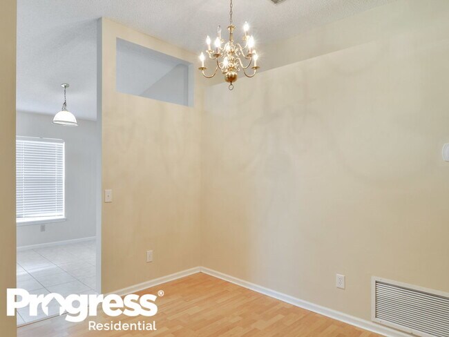 Building Photo - 12440 Weyburn Ct