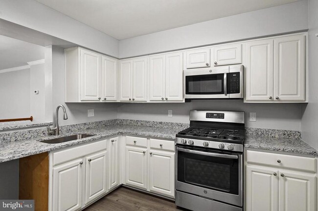 Building Photo - 3844 Chesterwood Dr