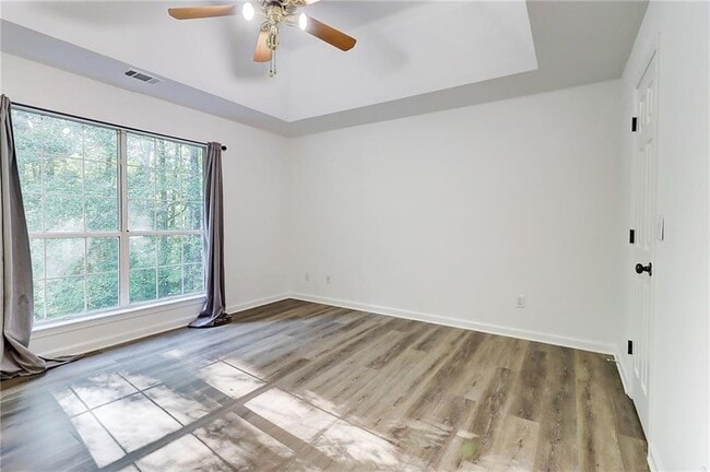 Building Photo - 3347 Camens Way NE