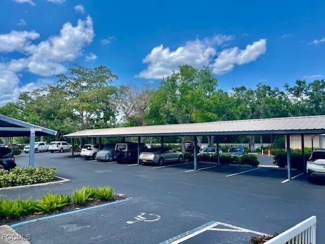 Building Photo - 340 Horse Creek Dr