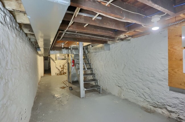 Building Photo - 2810 Sarah St