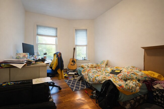 Building Photo - 25 Marney St