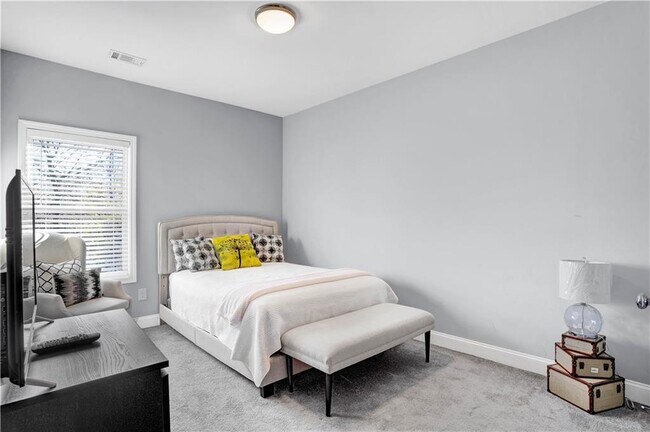 Building Photo - 1395 Marion St SE