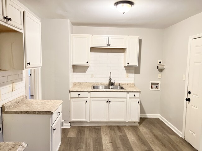 Building Photo - 1391 Haywood Ave