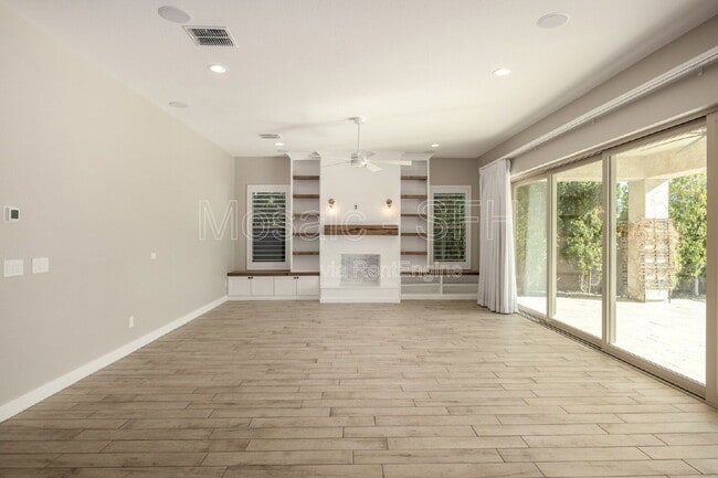 Building Photo - 10627 E Tumbleweed Ave