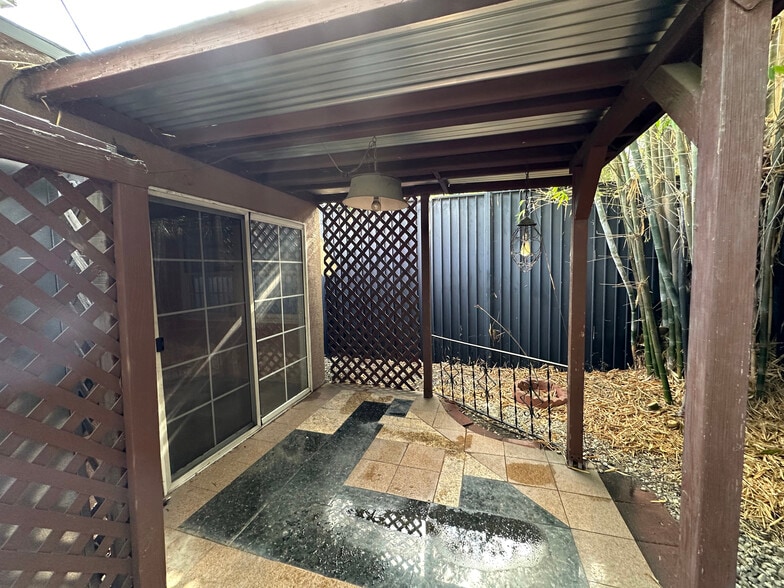 Patio - 10809 Huston St