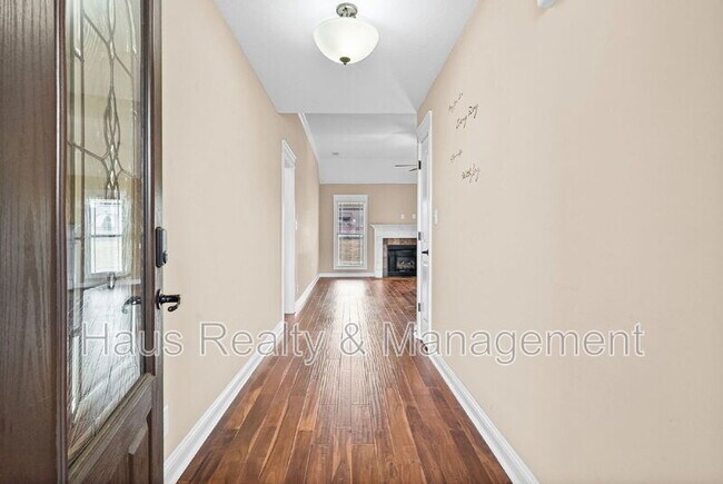 Building Photo - 1725 Autumnwood Blvd