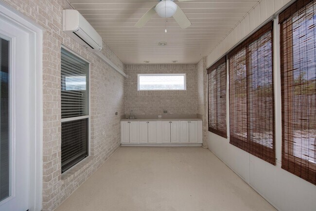 Building Photo - Luxury Living with Saltwater Pool, Florida Room & Generator