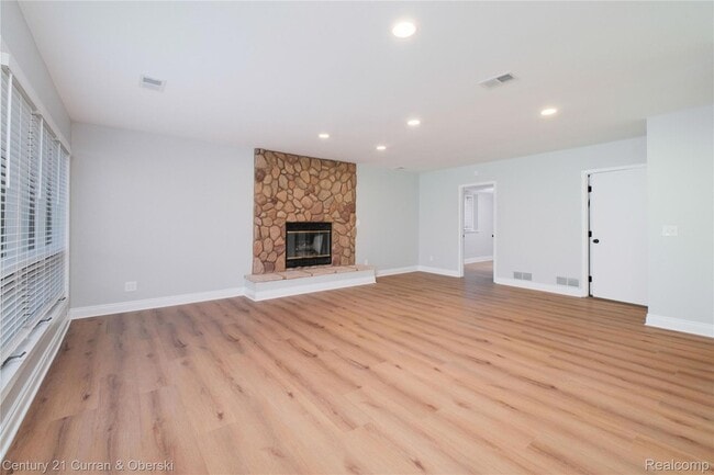 Building Photo - 1083 N Livernois Rd