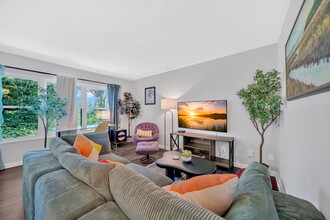 Building Photo - 7540 Chatham Cir