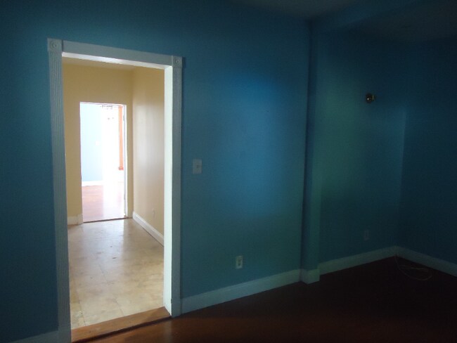 Building Photo - 146 Hudson Ave