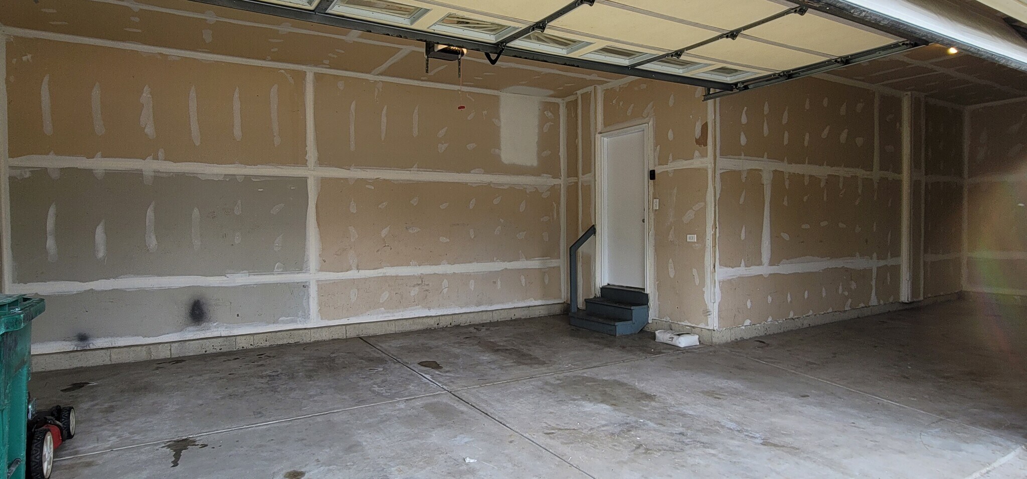 3 car garage - 12824 Meadow Ln