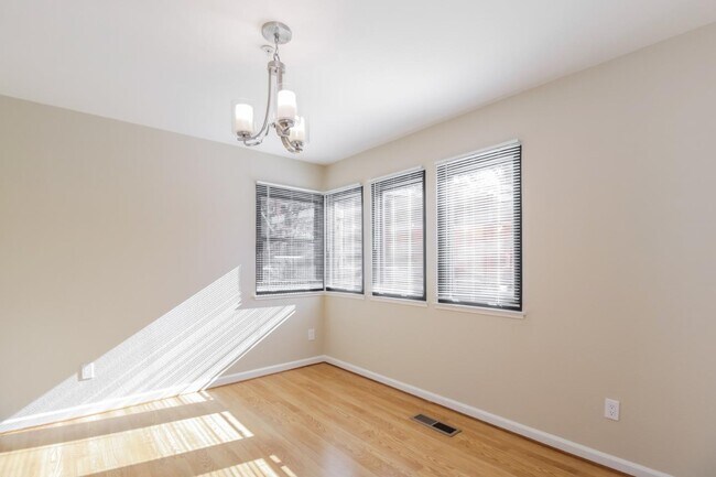 Building Photo - 412 Wood Hollow Dr