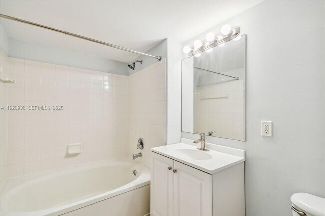 Building Photo - 2945 NE 185th St