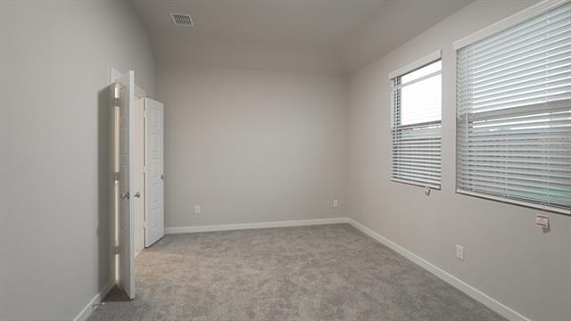 Building Photo - 912 Hazel Dr