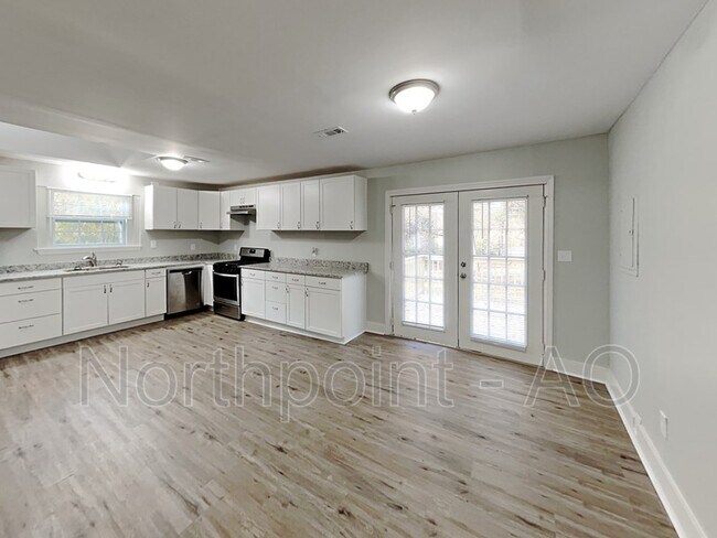 Building Photo - 6491 Camp St