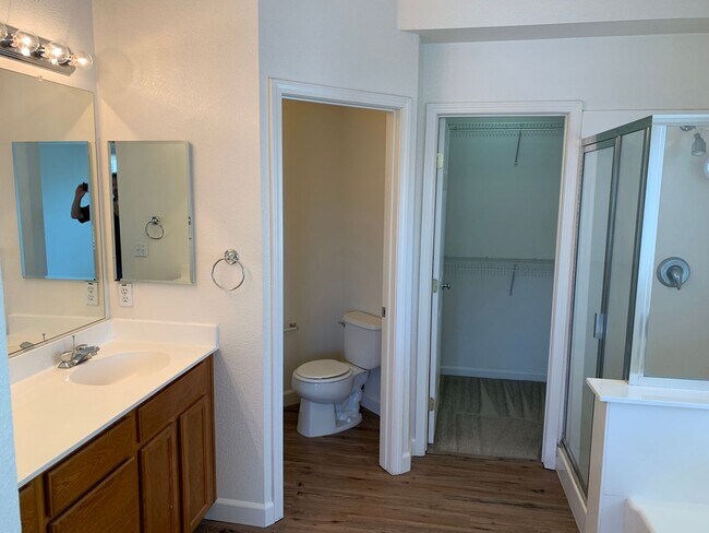 Building Photo - Beautiful 3 Bedroom, 2.5 Brentwood Home