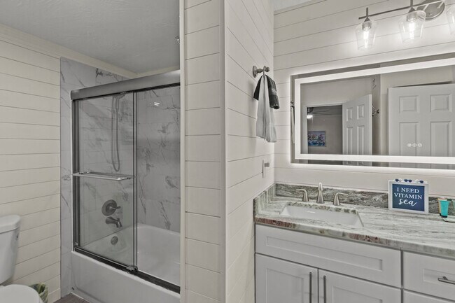 Building Photo - 4000 Gulf Terrace Dr