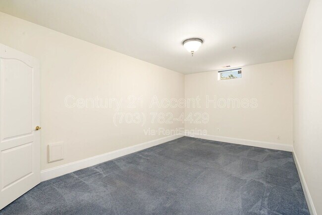 Building Photo - 8401 Tysons Trace Ct