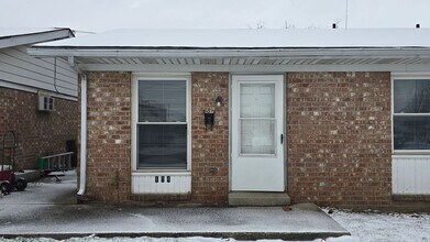 Building Photo - 102-108 S. Bradner Ave