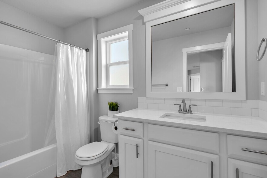 Building Photo - 2613 Morris Ave