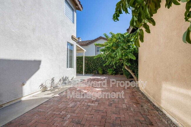 Building Photo - 1760 Taylor Ln