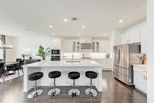 Building Photo - 5028 Olimpico Wy