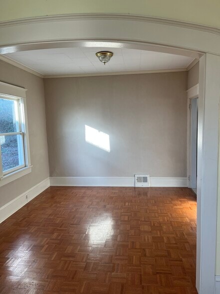 Dining Room - 657 Florence Ave