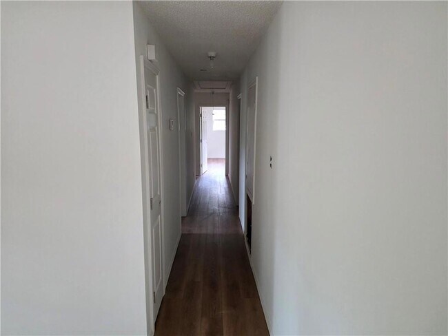 Building Photo - 72475 Jasmine St