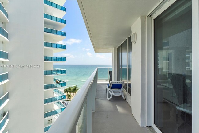 Building Photo - 2751 S Ocean Dr