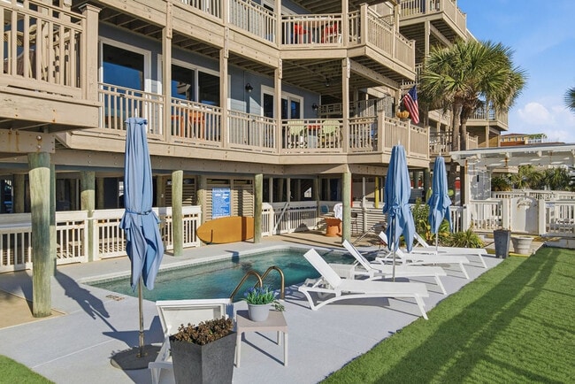 Building Photo - 8515 Surf Dr